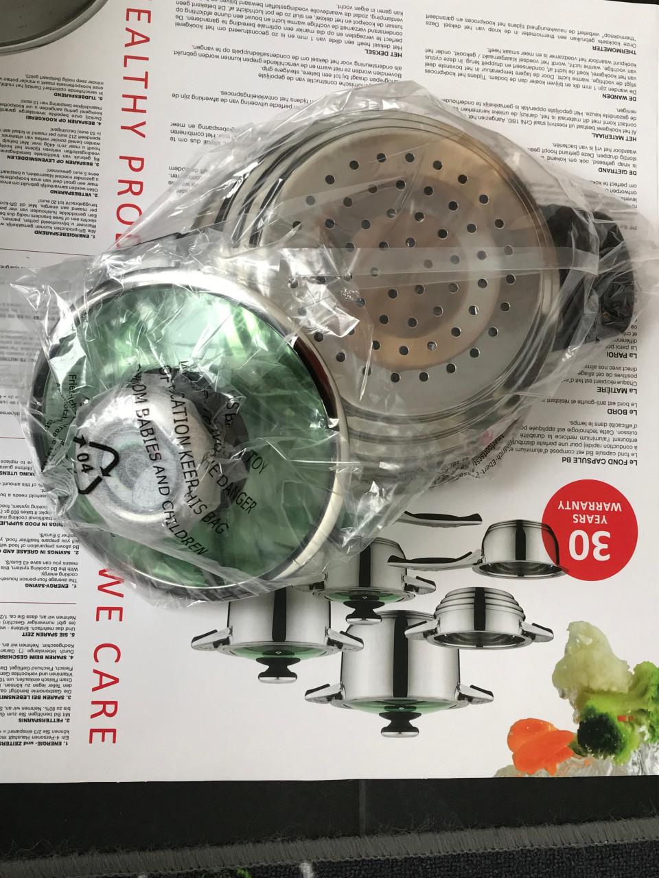 Pannenset 12 delig nieuw in de doos