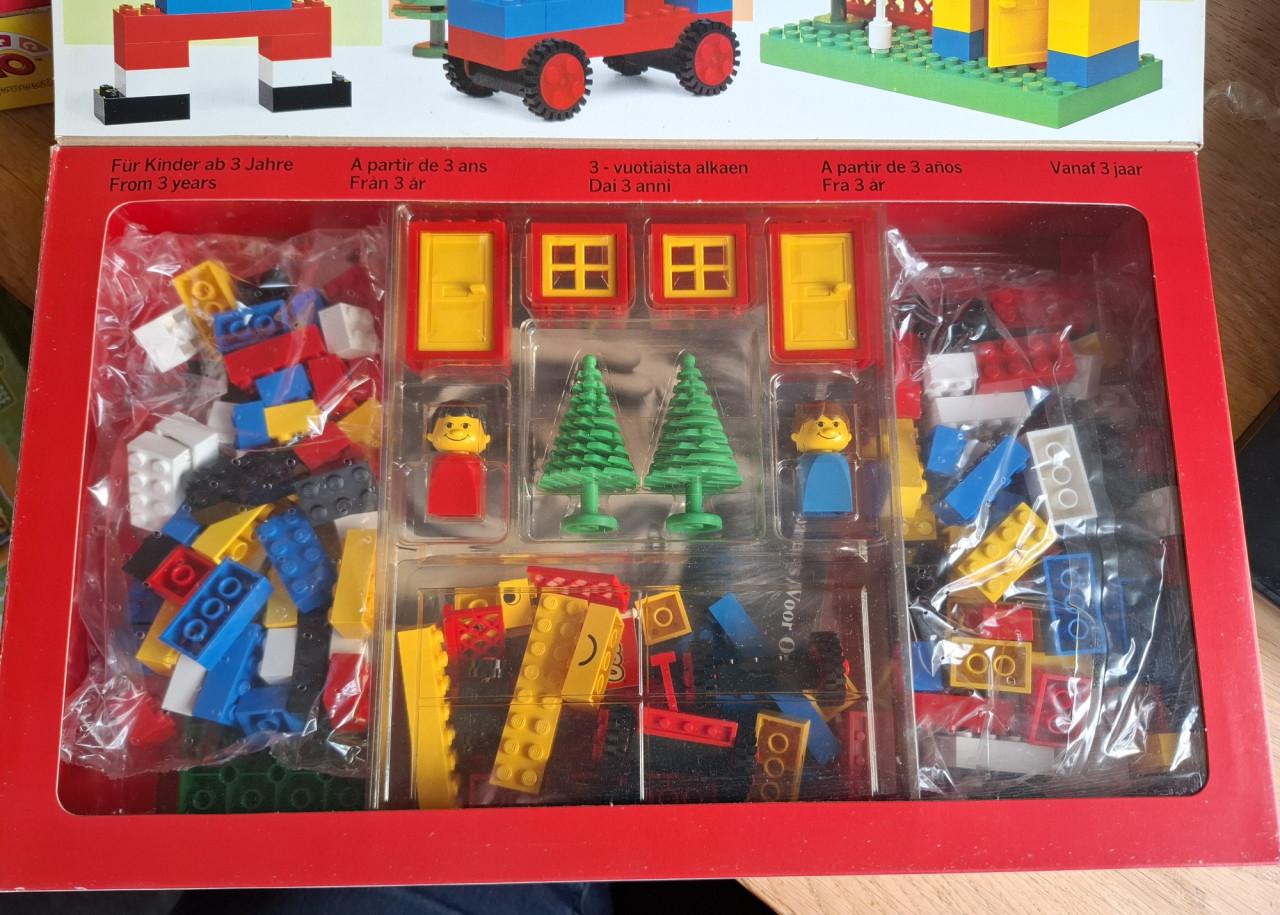Basic LEGO Set 355, (1981) ‘Grote Aanvangsdoos’