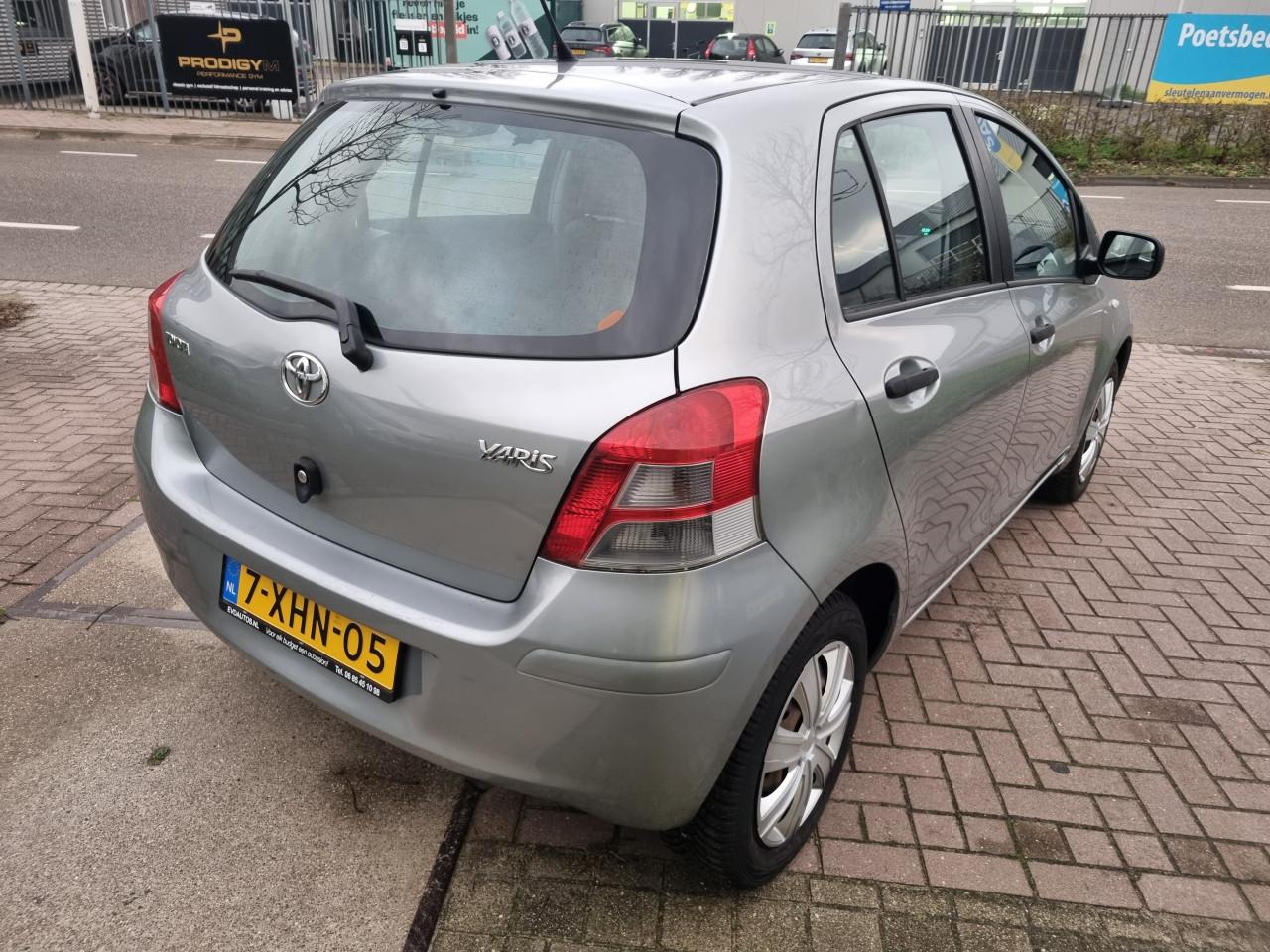 Toyota Yaris 1.0 VVTi Cool