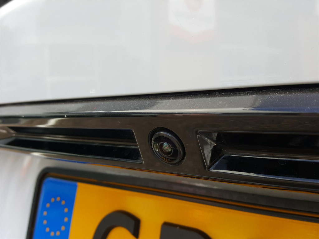 Peugeot 2008 allure 1.2 puretech 100pk navigatie | achteruitrijcamera | app