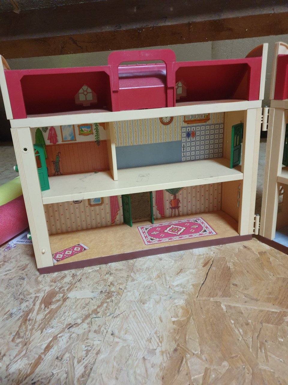 Poppenhuisje. Inklapbaar