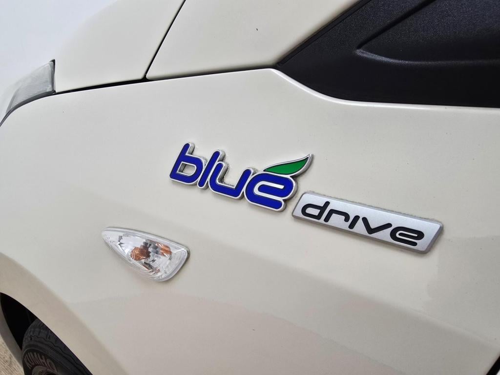 Hyundai I 10 occasion 1.0i i-motion | creme | tweedehands hyundai i10 | air