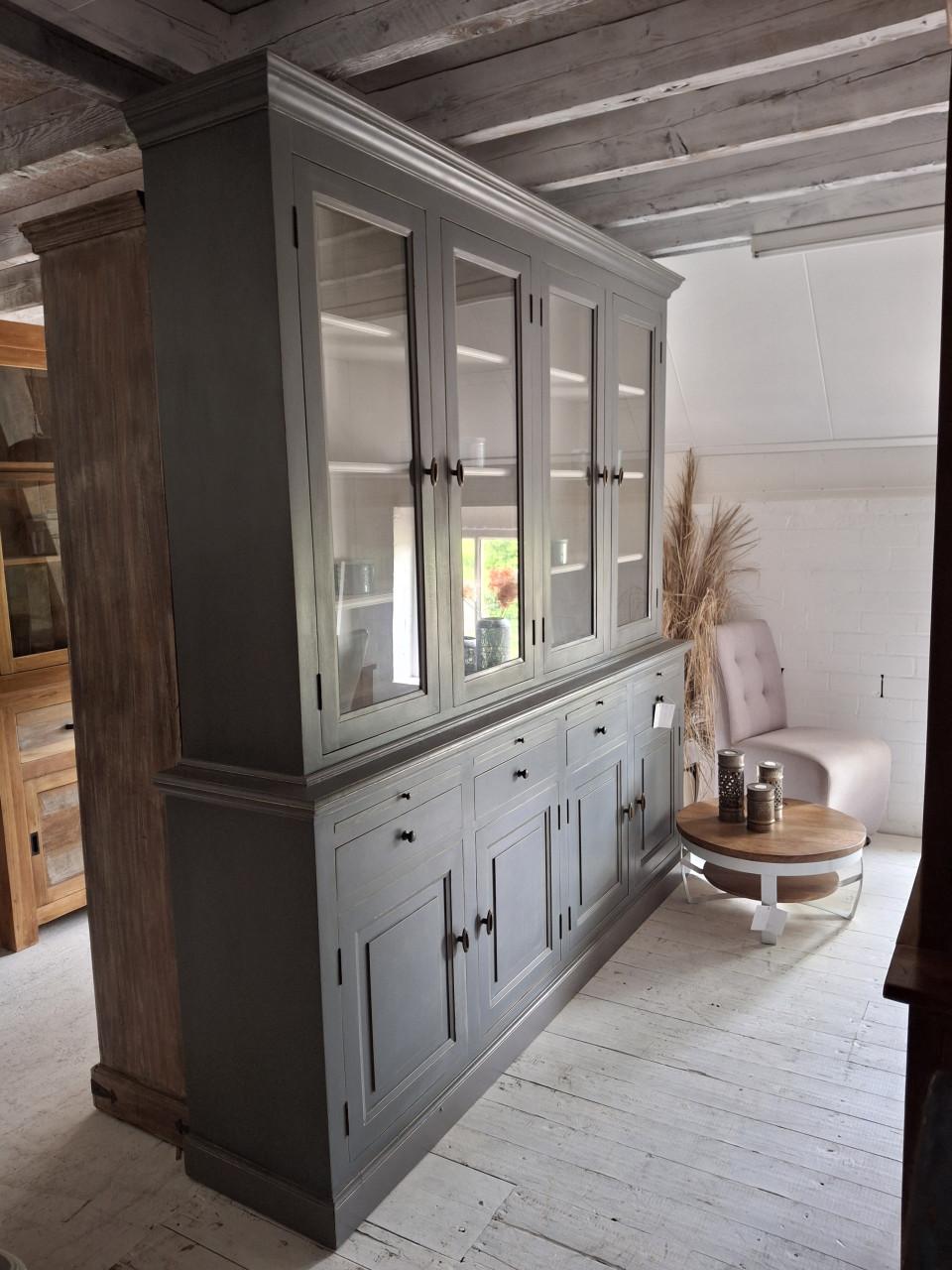 BUFFETKAST TAUPE KLEURIG AFGEPRIJSD
