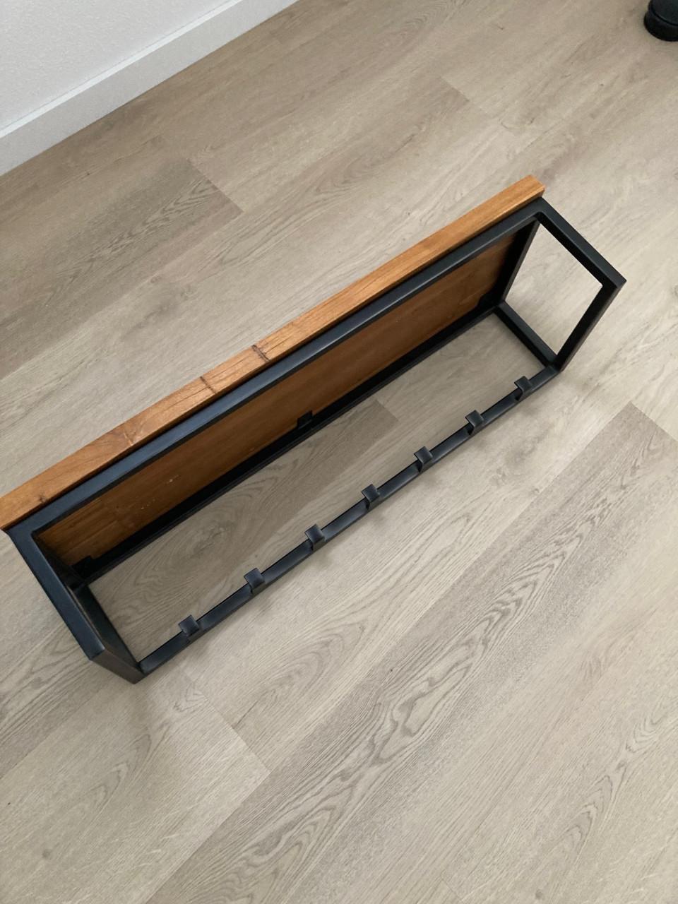 Kapstok in teakhout  in nieuw staat