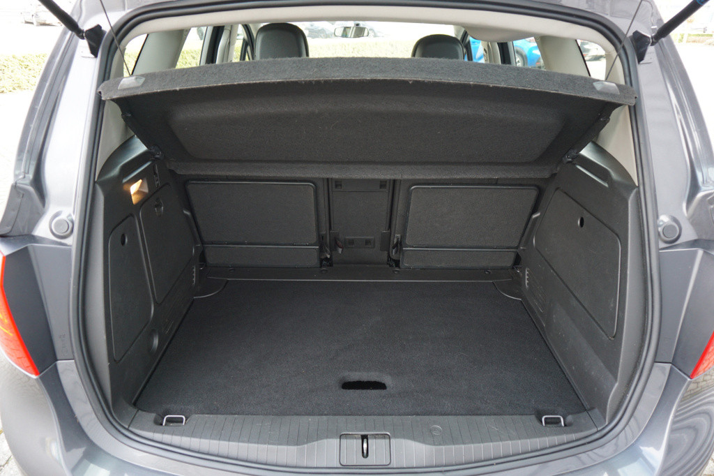 Opel Meriva 1.4 turbo cosmo airco / trekhaak / cruise control  / nap