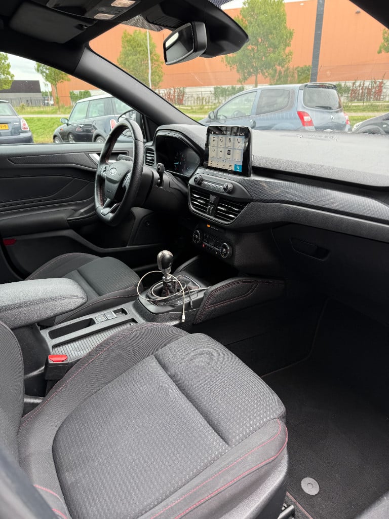 Ford Focus 1.0 ecoboost st line business