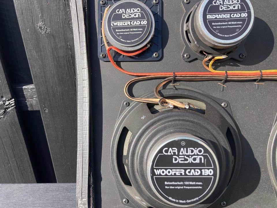 Hoedenplank mat audio design super geluid