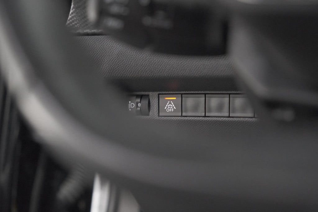 Peugeot 2008 puretech 130 blue lease allure | camera | navigatie | apple ca