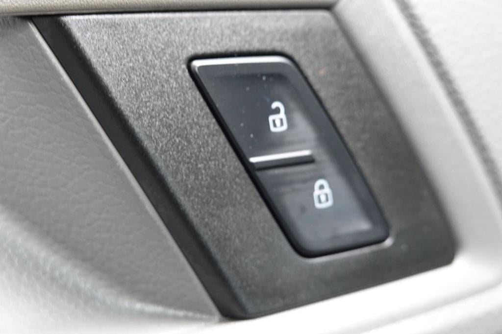 Volkswagen Crafter 35 2.0 tdi l3h2 *verder is de bus voorzien van / stand k