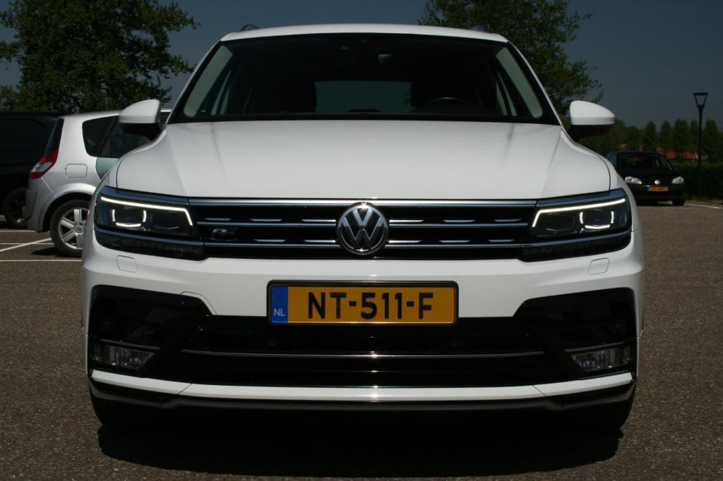 Volkswagen Tiguan 1.4 tsi r-line / connected series
