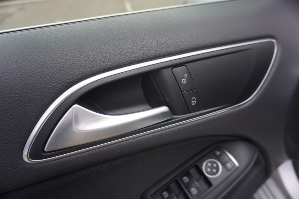 Mercedes-Benz B-Klasse 180 ambition style l facelift uitvoering l xenon l p