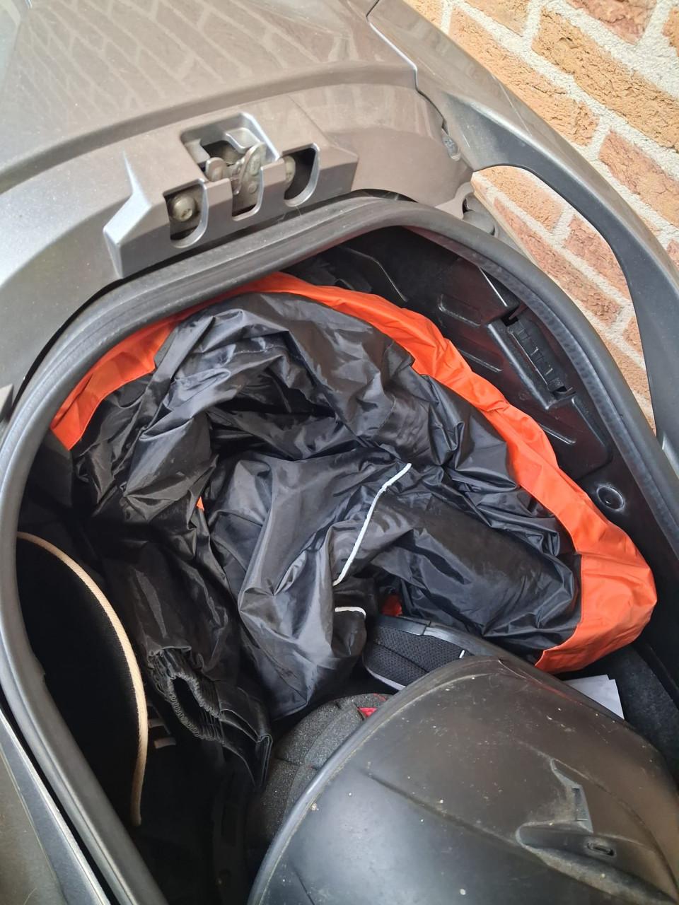 Te koop: Suzuki 400 brugman  motorscooter  2009  zilver  2650 euro