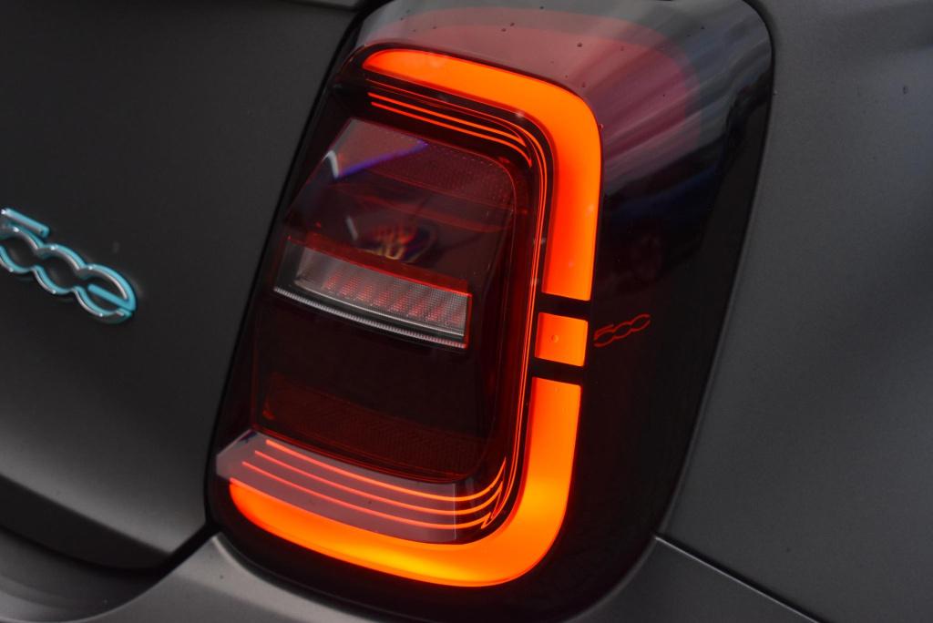 Fiat 500 icon 42 kwh | climate control | cruise control | trekhaak | achter