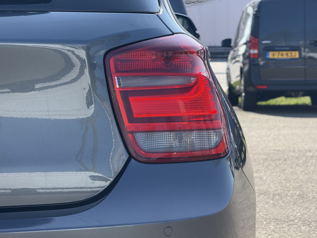 BMW 1 Serie 116i business sportline | nl-auto | groot navi | nieuwe distrib