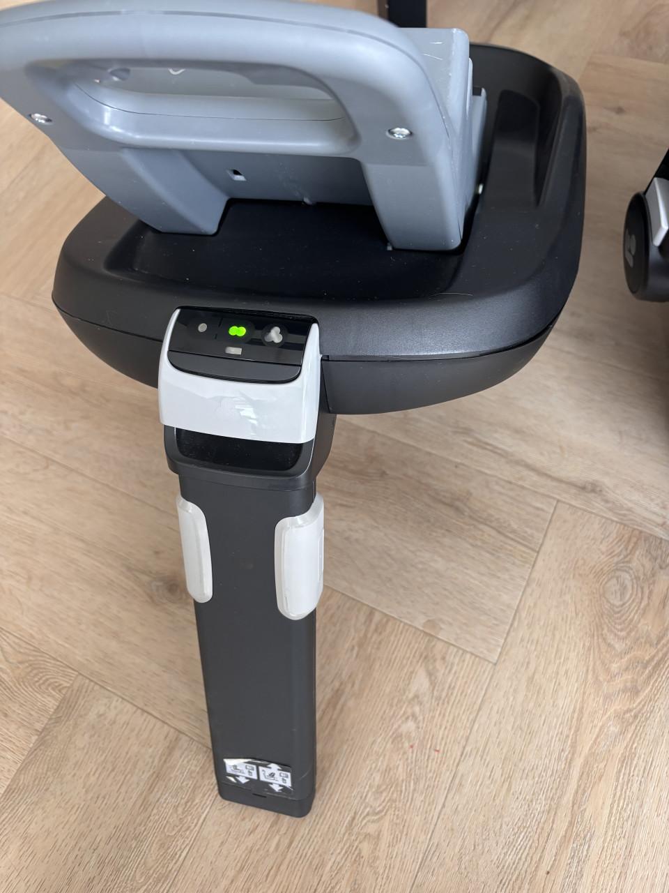 Maxi Cosi CabrioFix i-Size + familyfix base