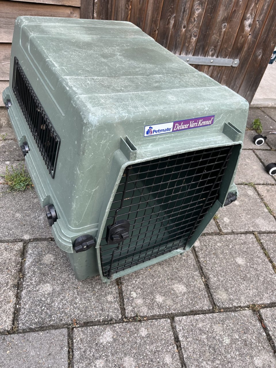 Vliegtuigkennel hond