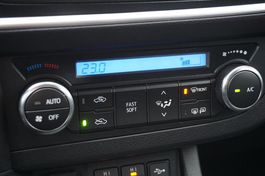 Toyota Auris 1.3 trend top 5 editie climate / navi / cruise / stoelverw. / 