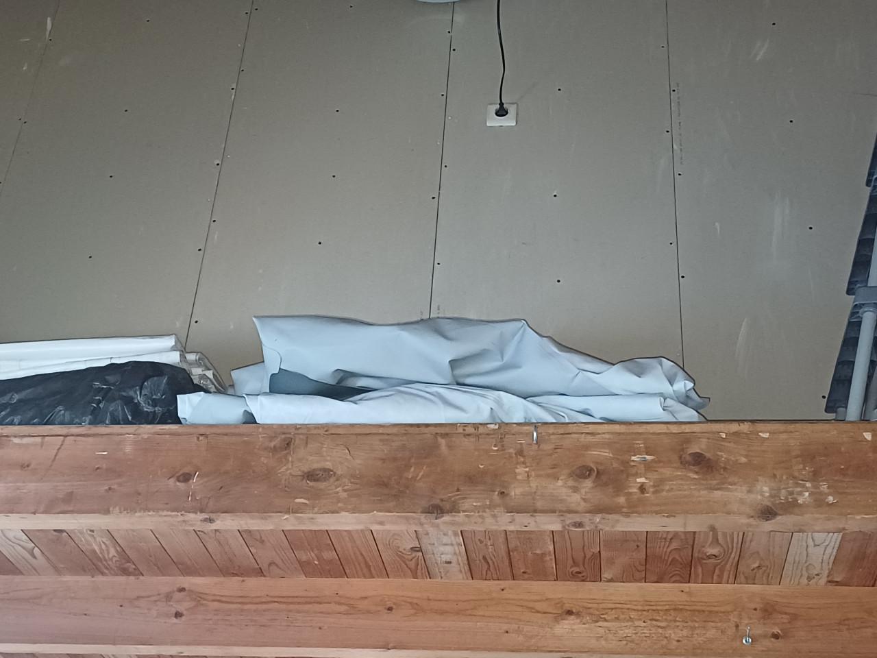 Zwembad met veel toebehoren