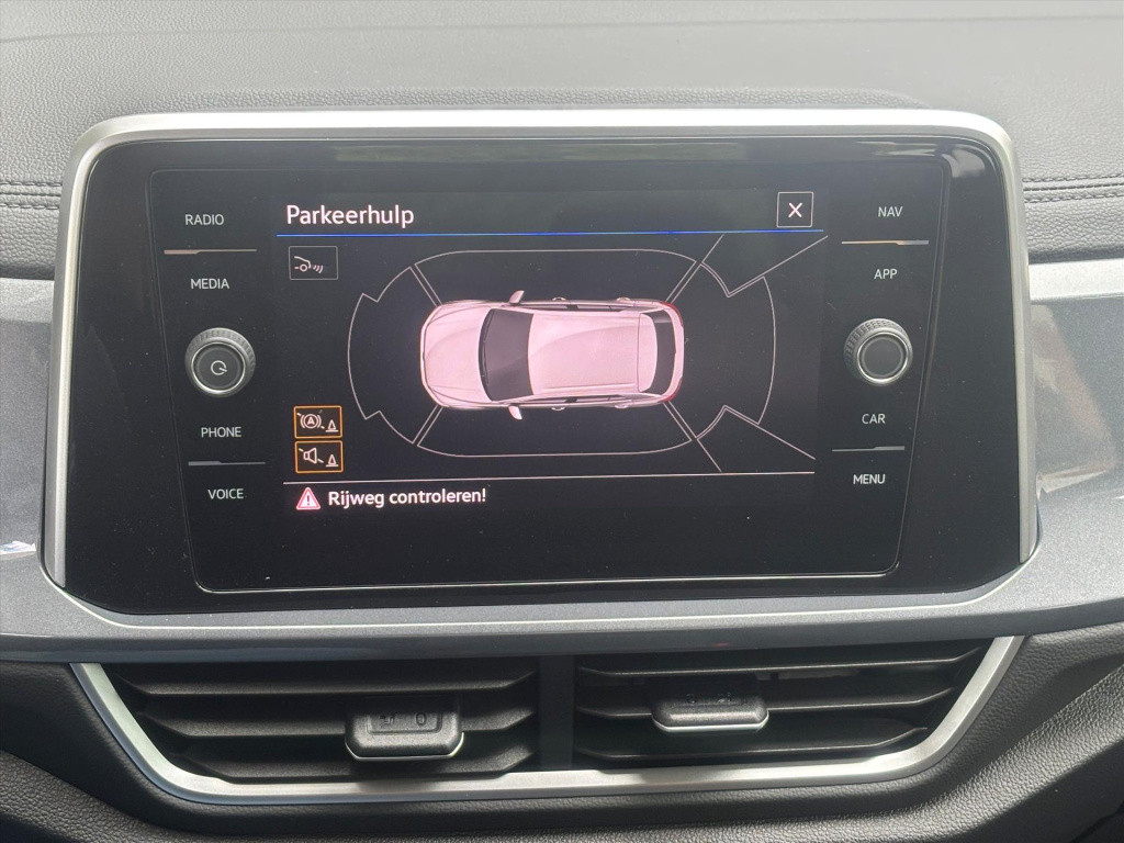Volkswagen T-roc 1.5 tsi 150pk 7-dsg| carplay| camera|auto park| dode hoek|