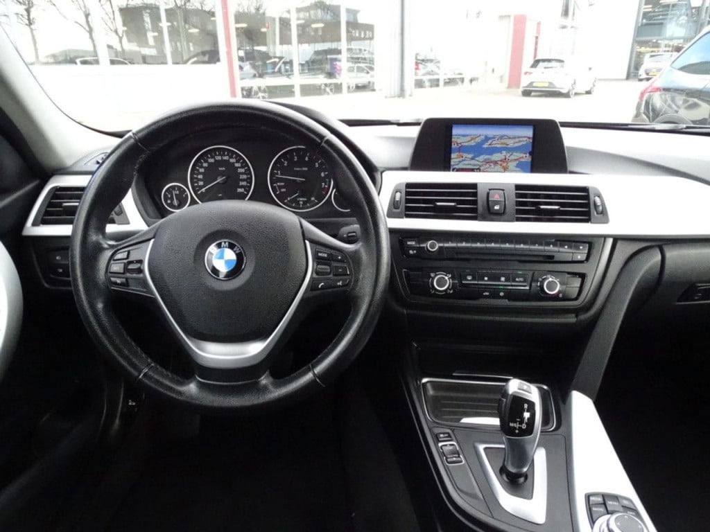BMW 3-serie 320i executive