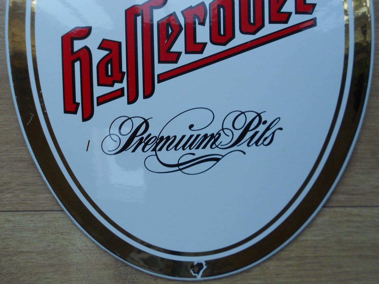 Emaille reclamebord Hasseroder bier.