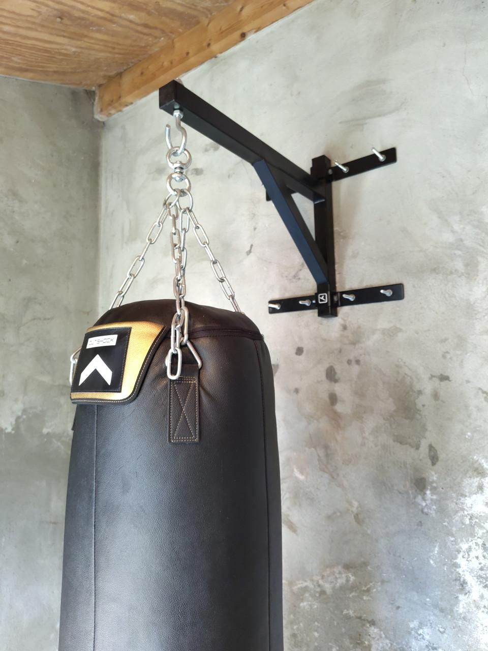 Bokszak 150cm 35kg met muurbeugel