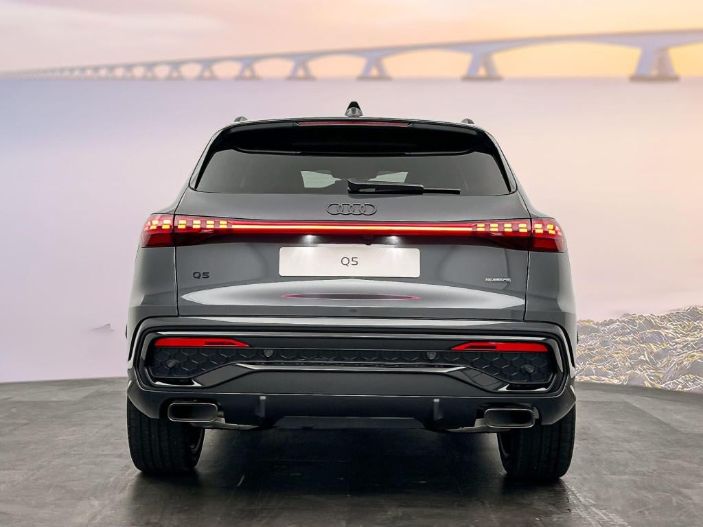 Audi Q5 s edition competition e-hybrid 270 kw / 367 pk suv