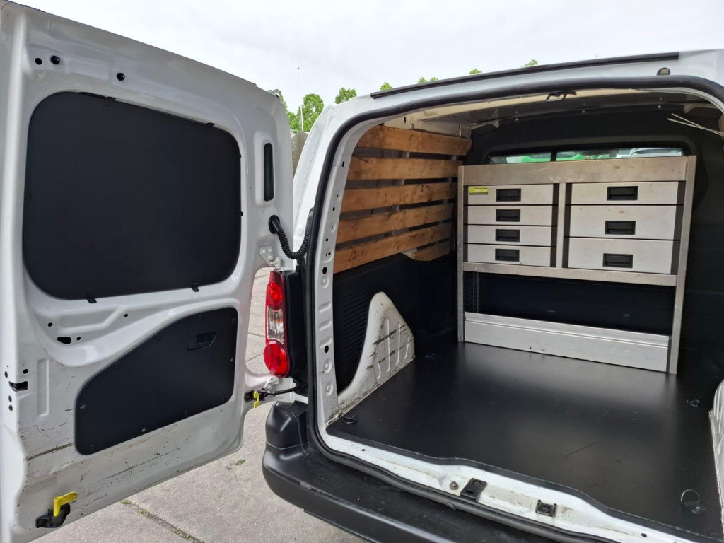 Citroen Berlingo 1.6 bluehdi 75 comfort airco / kasten inrichting / trekhaa