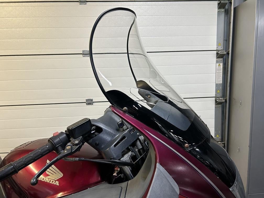 Inruilkoopje: Honda ST1100 Pan European uit 1995, rijdt prima! Zo mee €995