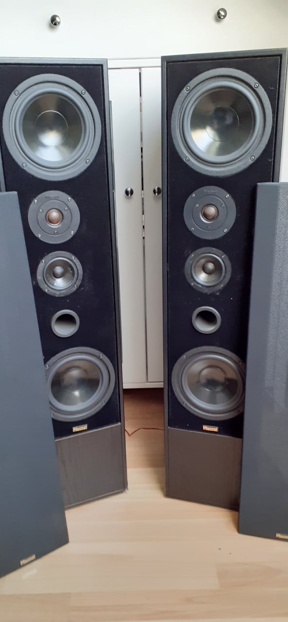 Magnat vector 6- 4Way bass reflex speakers 150-250 Watt