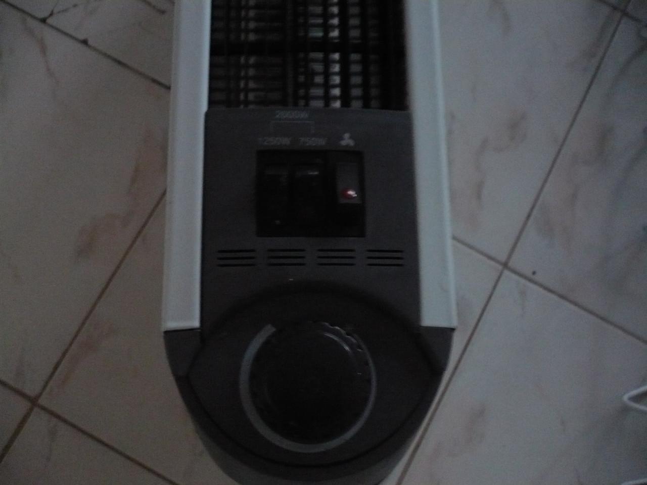 Elektrische convector kachel-vermogen2000Watt-zo goed als nieuw