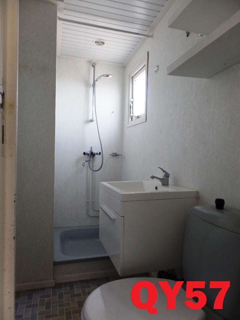 Betaalbaar chalet met kunststof buitenzijde en dubbel glas tot 6 personen