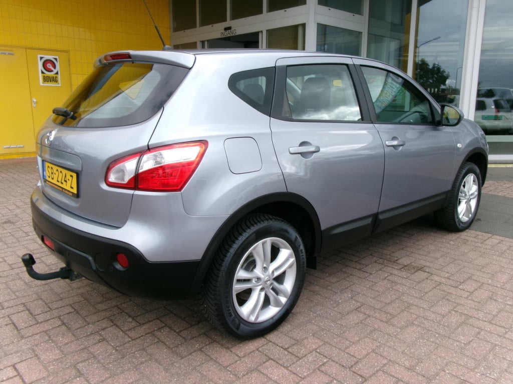 Nissan Qashqai 1.6 acenta airco, nav., camera, trekhaak, pdc