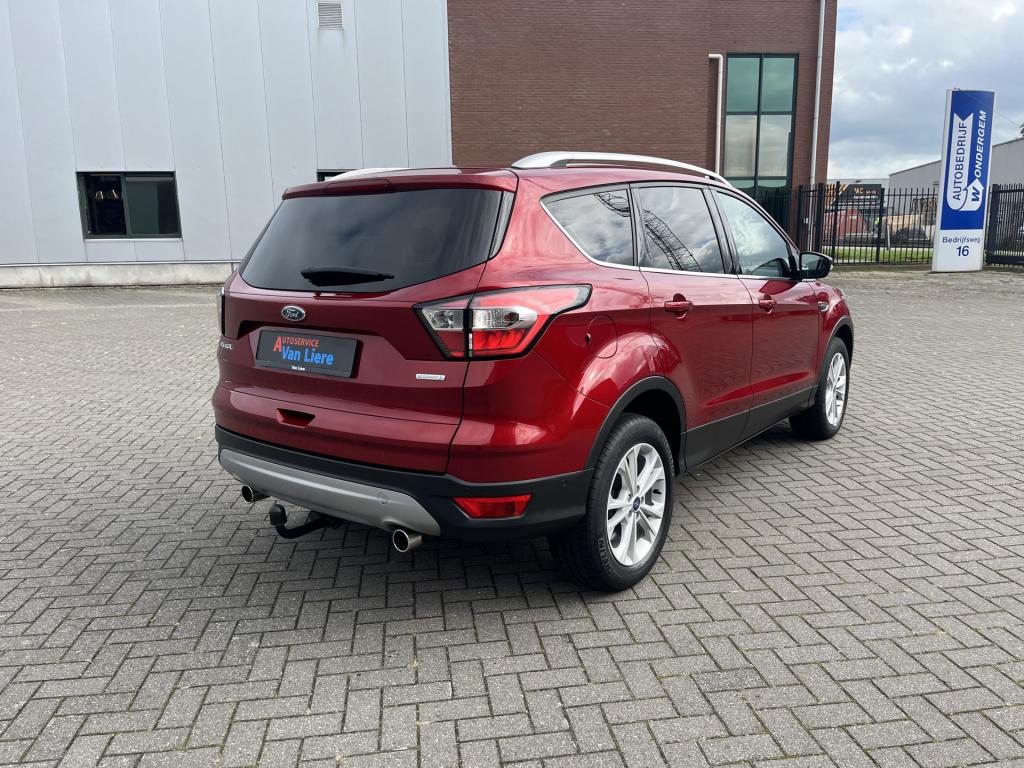 Ford Kuga 1.5 ecoboost titanium 2000 kg  trekgewicht