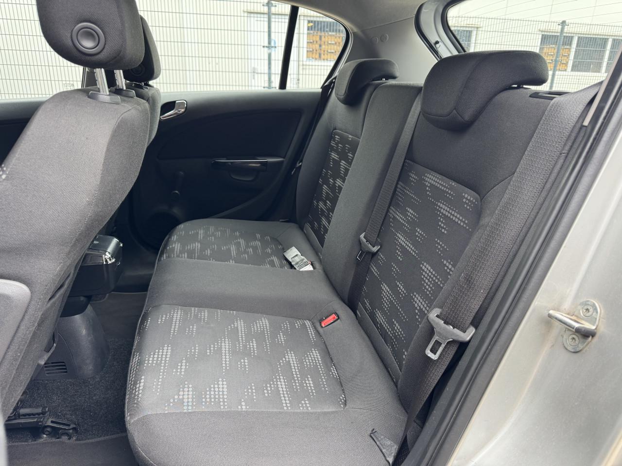 Opel Corsa 1.4 16V Edition 5DRS 2011 Zilver Airco Apk Cruise