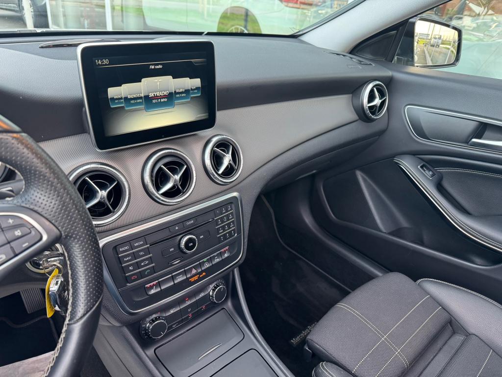 Mercedes-Benz Cla shooting brake 180 urban night-pakket automaat , panorama