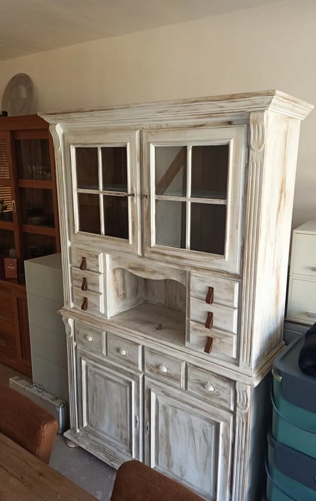 Witte servies kast