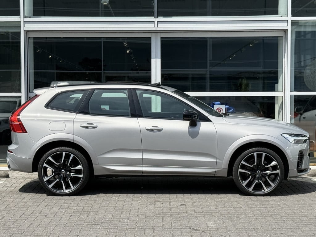 Volvo XC60 t6 340pk recharge r-design| adap.cruise| luchtvering| panodak| 2