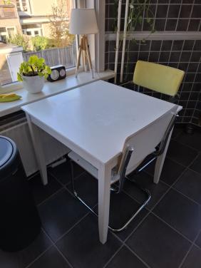 Tafel met stoel