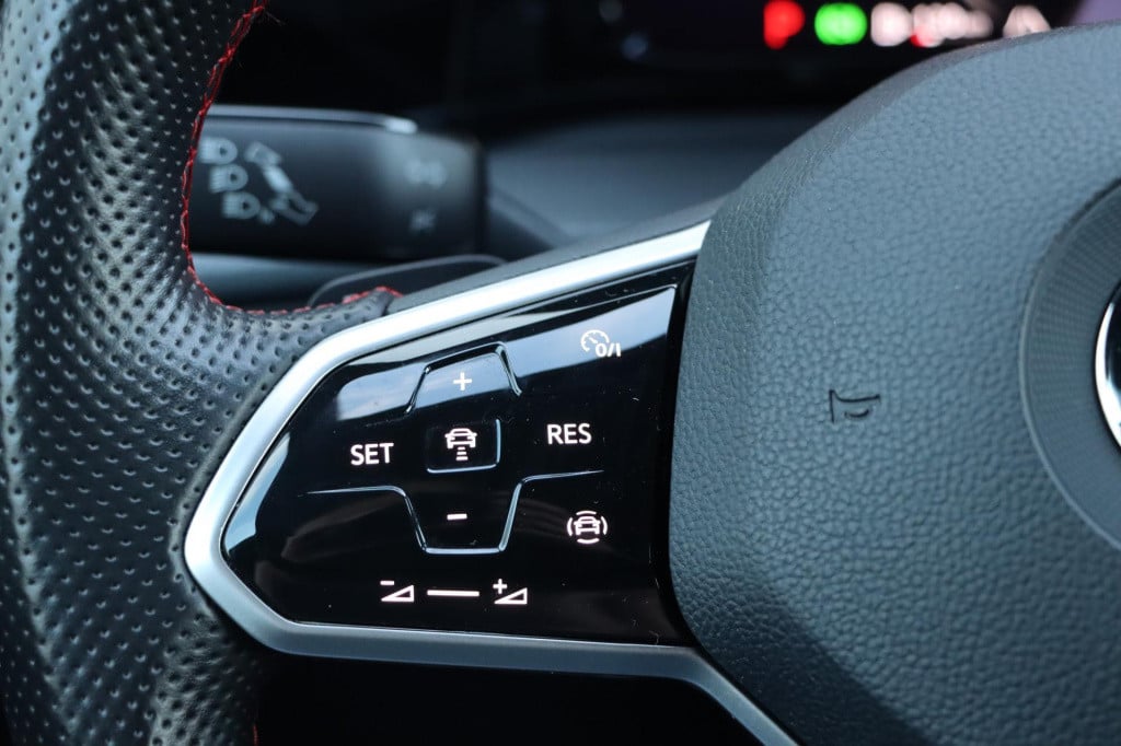 Volkswagen Golf gti 2.0 tsi clubsport 300pk dsg7