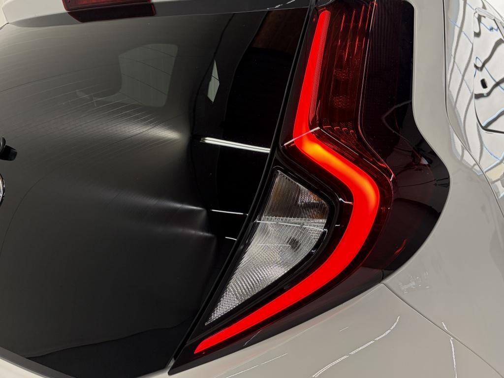 Toyota Aygo x 1.0 vvt-i s-cvt first| stoelverw.| carplay| led| lichtmetaal|