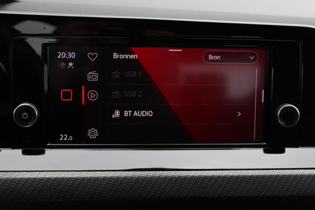 Volkswagen Golf 1.5 etsi r-line dsg7 130pk