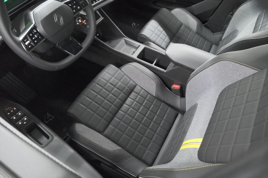 Renault 4 comfort range iconic 52 kwh | pack advanced driving assist | adap