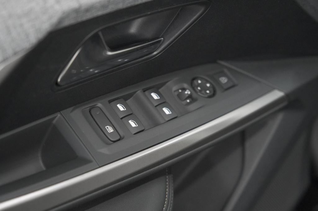 Peugeot E-5008 allure avantage 73 kwh 7p | 360 camera | dodehoekdetectie | 