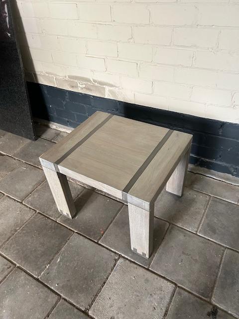Te koop 2 stuks bijzettafels