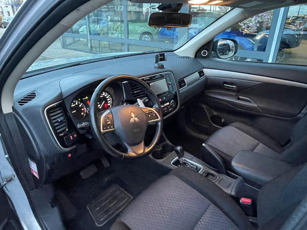 Mitsubishi Outlander 2.0 intense+ automaat|7zits