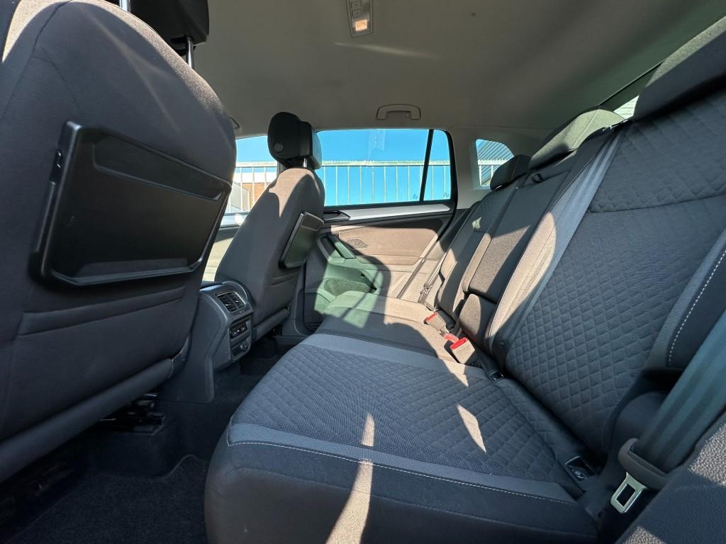 Volkswagen Tiguan 1.4 tsi 150pk act comfortline trekhaak 1800kg pdc dab+ na