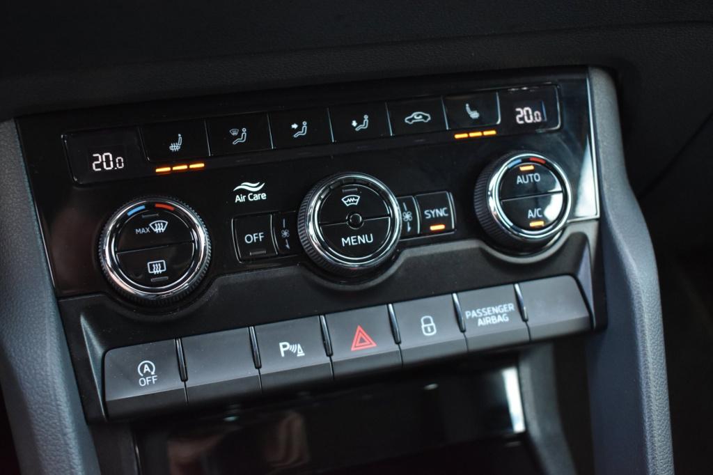 Skoda Karoq 1.5 tsi act sportline | trekhaak | steel grey | adaptieve cruis