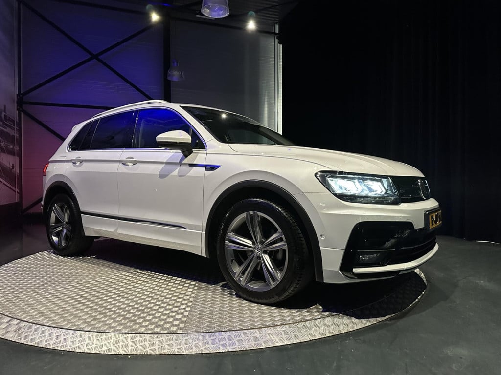 Volkswagen Tiguan 1.5 tsi act highline business r-line *topcomfortstoelen*p