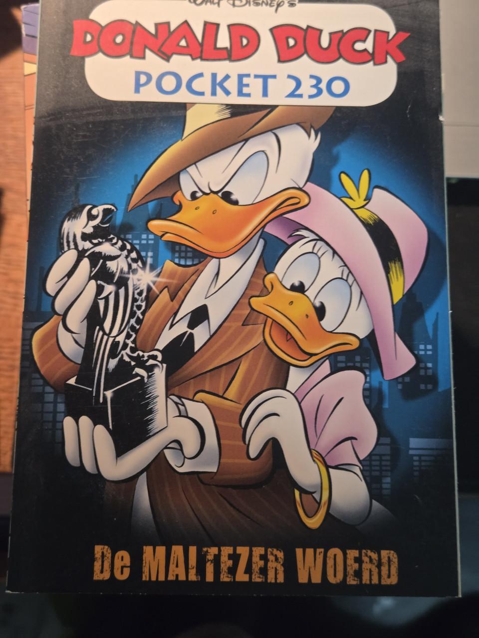 Donald Duck Pockets 12 stuks.  In nette gelezen staat.